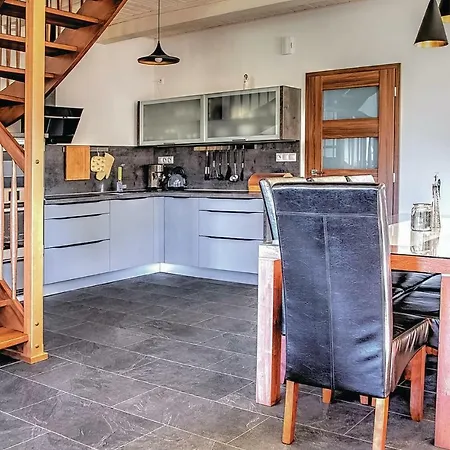 Two-bedroom Holiday In Stará Lesná